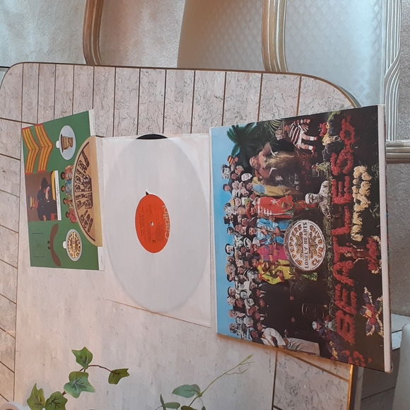 Other - Beatles vinyl record..SGT peppers lonely hearts club band..original 1967